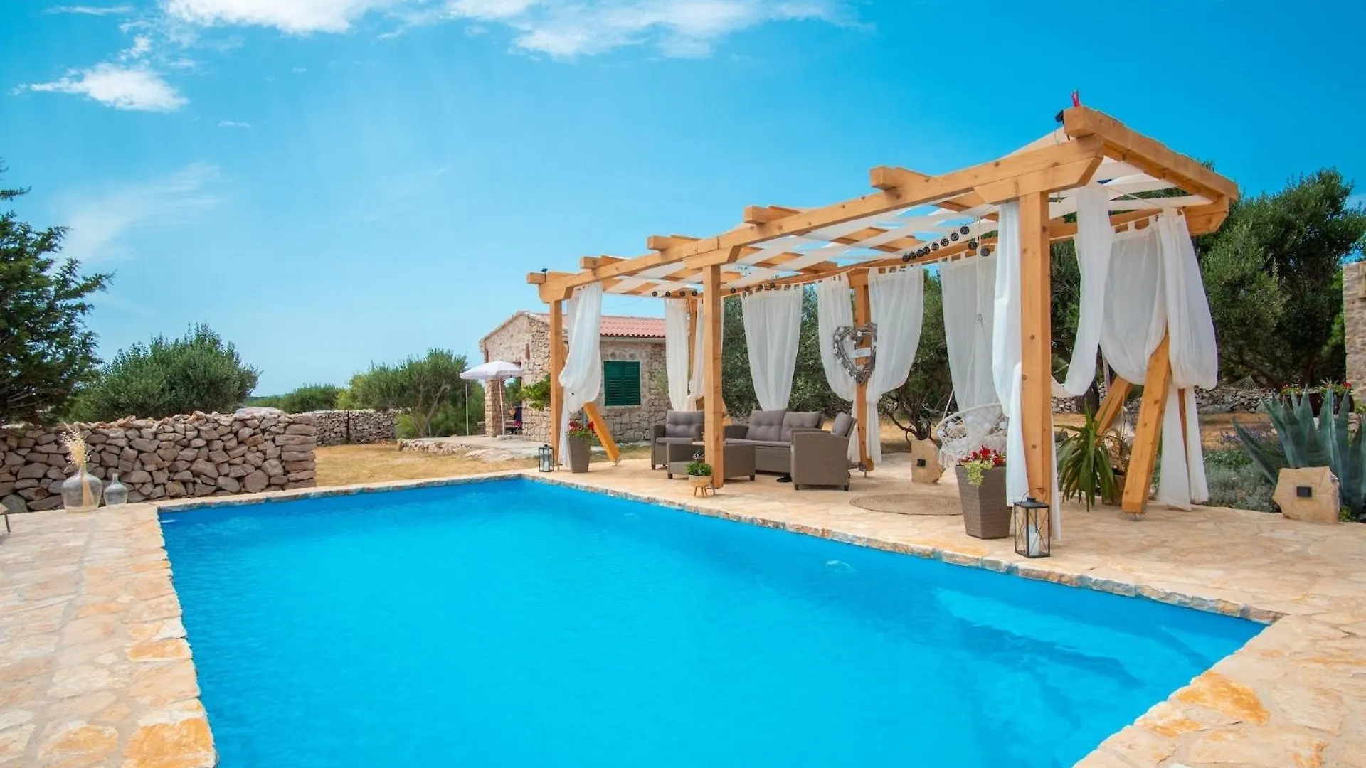 הוילה פג Secluded House With A Swimming Pool Kosljun, Pag - 22238