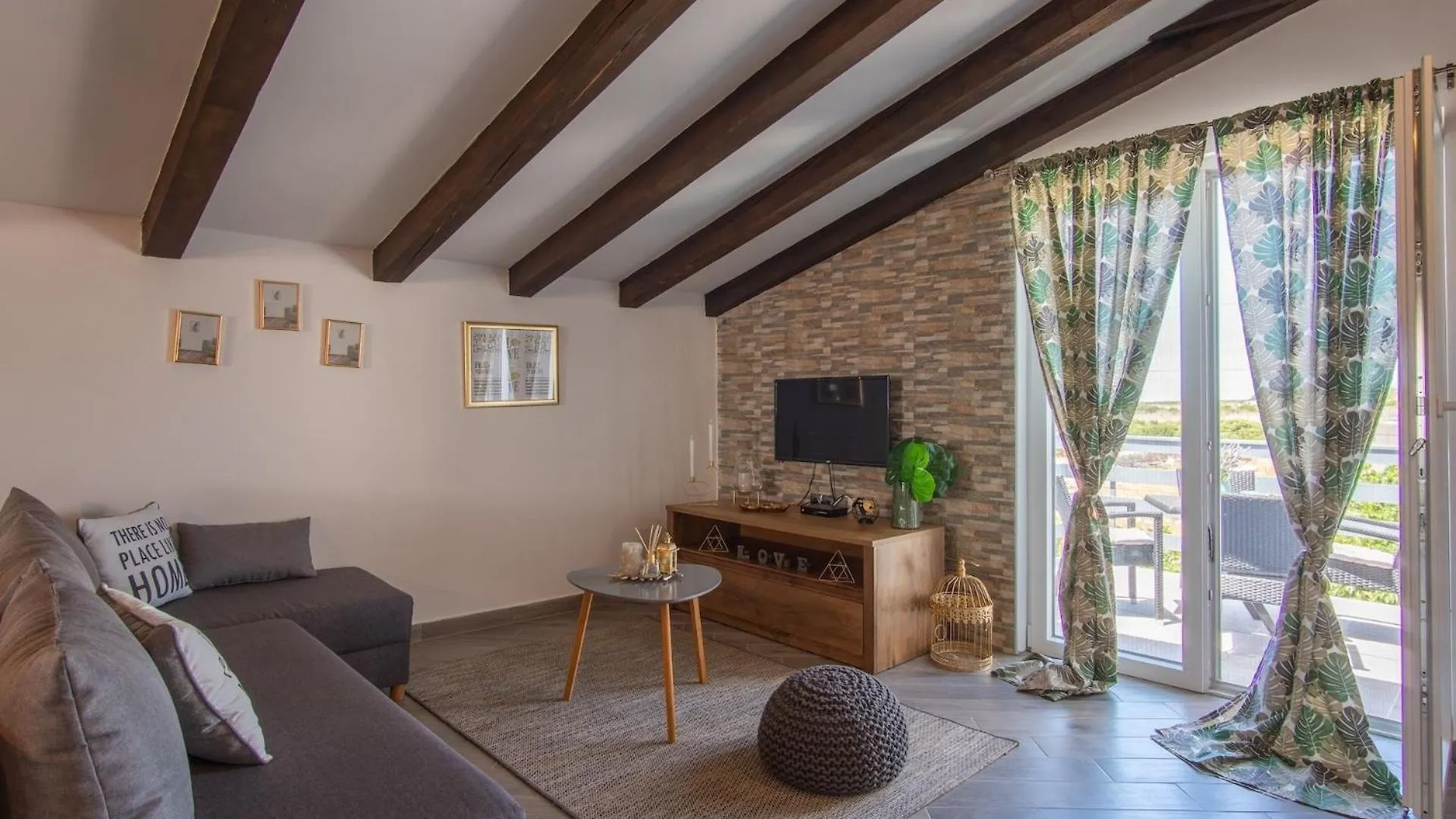 בית נופש הוילה פג Secluded House With A Swimming Pool Kosljun, Pag - 22238 קרואטיה
