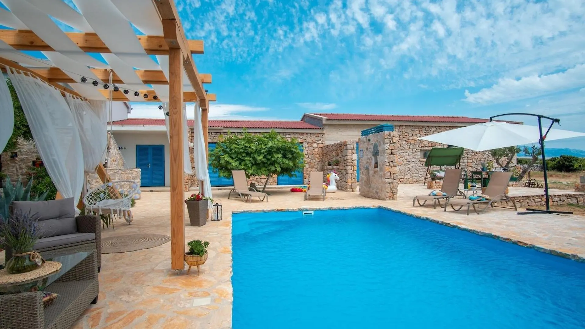 הוילה פג Secluded House With A Swimming Pool Kosljun, Pag - 22238 בית נופש
